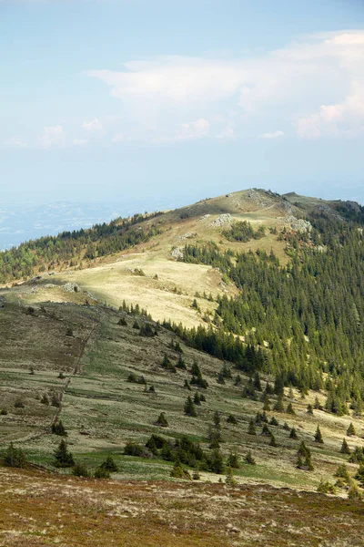 Extenso Paisaje Las Montañas Verano —  Fotos de Stock