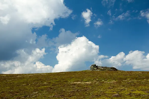 Тучи Горах — стоковое фото