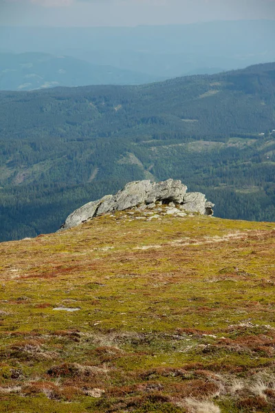 Скелі Горах Влітку — стокове фото