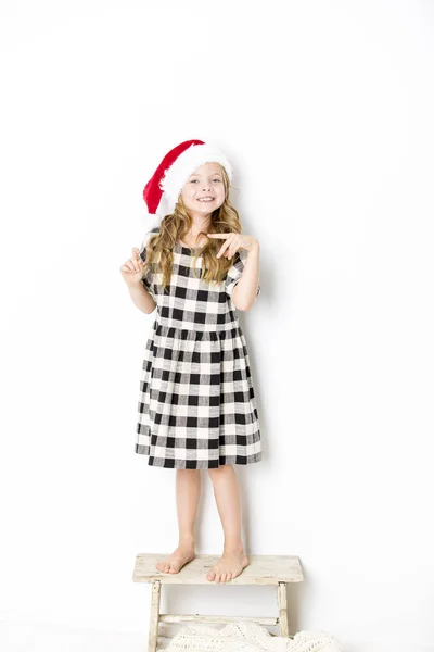 Feliz Natal Menina Santa Chapéu Fundo Branco — Fotografia de Stock