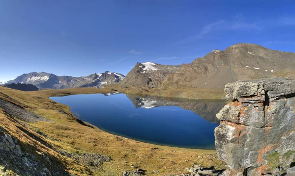 Lago Montaña Los Alpes Graian —  Fotos de Stock