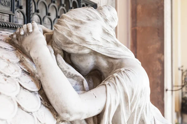 Ponad 100 Letni Posąg Cmentarz Położony Północnych Włoszech — Zdjęcie stockowe