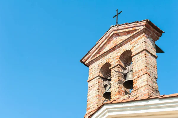 Невелика Дзвіниця Дзвінком Заміської Церкви Xiv Столітті — стокове фото