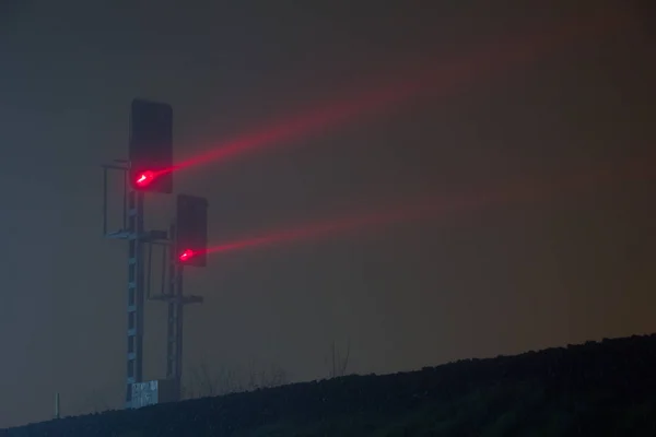 Lichtsignale Bahnhofsnähe Nebel Mit Künstlicher Beleuchtung Der Nacht Der Steiermark — Stockfoto