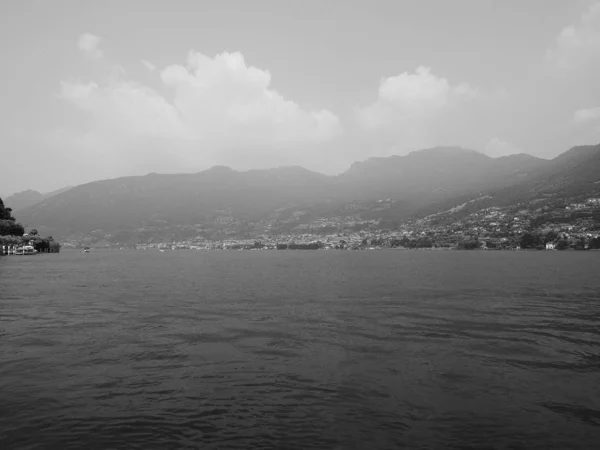 Uitzicht Het Iseomeer Bergen Lombardije Italië Zwart Wit — Stockfoto