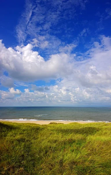 Blauwe Lucht Groene Duinen Zee Sylt Noordzee — Stockfoto