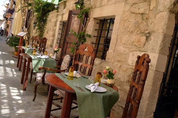 Traga Para Baixo Frente Restaurante Grego Com Uma Fachada Magnífica — Fotografia de Stock