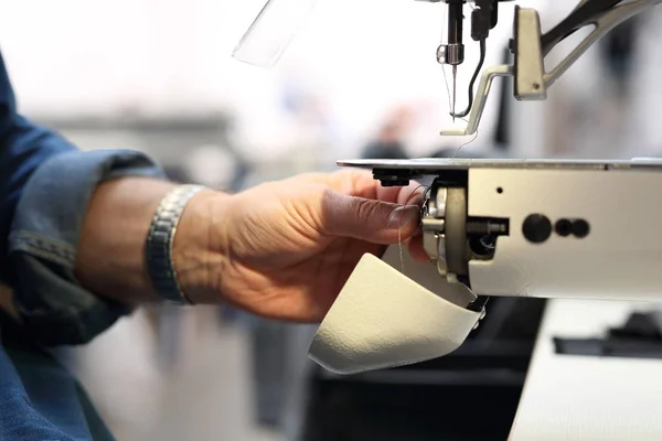 Fábrica Produção Substituição Parte Máquina Costura Manutenção Máquinas Costura — Fotografia de Stock