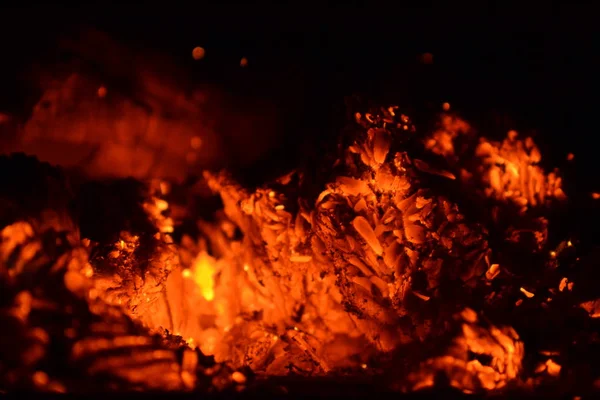 Rote Feuerflamme Lagerfeuer — Stockfoto