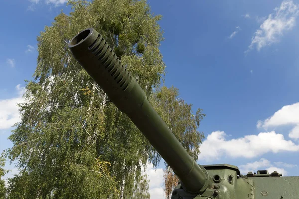 Der Lauf Der Alten Sowjetischen Kanone Panzer Befindet Sich Park — Stockfoto