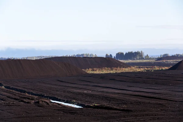 Pantano Campo Que Lleva Cabo Producción Minería Turba Negra Industria —  Fotos de Stock