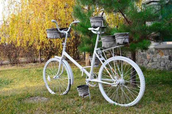 Bicicleta Vieja Parque —  Fotos de Stock