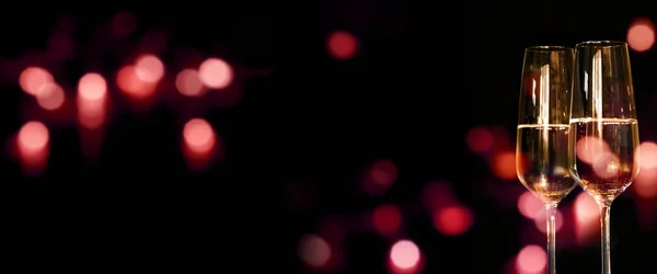 Ciemna Panorama Czerwonym Światłem Szampanem Kartkę Walentynkową — Zdjęcie stockowe