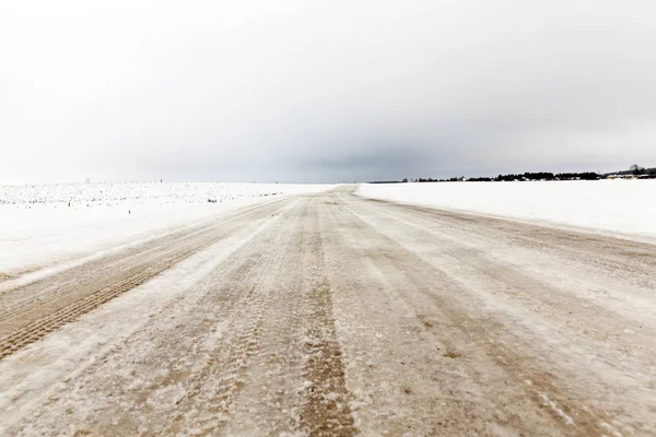 Primo Piano Fotografato Della Strada Movimento Veicoli Coperti Neve Stagione — Foto Stock