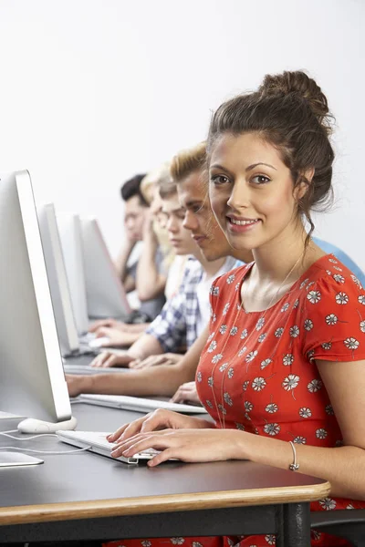 Grupo Estudantes Classe Computador — Fotografia de Stock