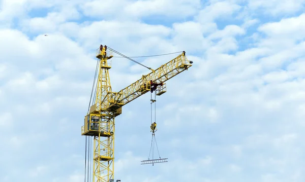 Gefotografeerde Close Bouwkranen Tijdens Bouw Van Een Nieuw Woongebouw Met — Stockfoto