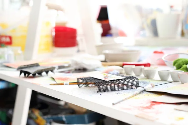 페인팅 실험실 도자기 도자기에 그림그리기 페인트 손으로 도자기 — 스톡 사진