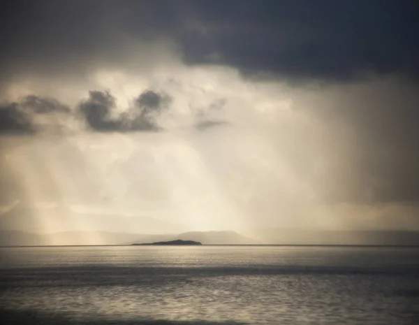 Sun Breaking Stormy Clouds Sea Loch Highland Escócia — Fotografia de Stock