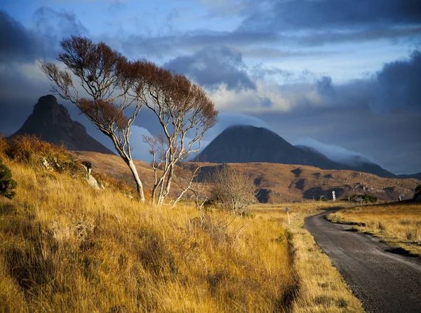 Nubes Tormenta Sobre Caminos Rurales Montañas Assynt Highlands Del Noroeste —  Fotos de Stock