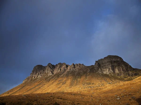 Stac Pollaidh Assynt North West Highlands Scotland Uk上空的戏剧性天空 — 图库照片
