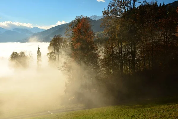 Herbstnebel Zillertal Com Vista Para Alpes Zillertal — Fotografia de Stock