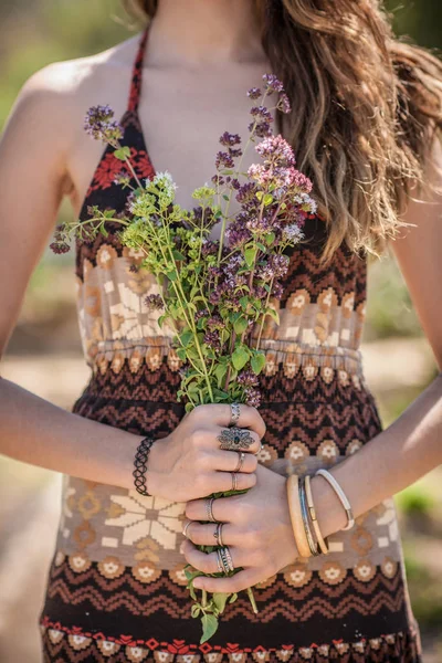 Cropped Shot Young Woman Holding Bunch Wildflowers — Stock Photo, Image