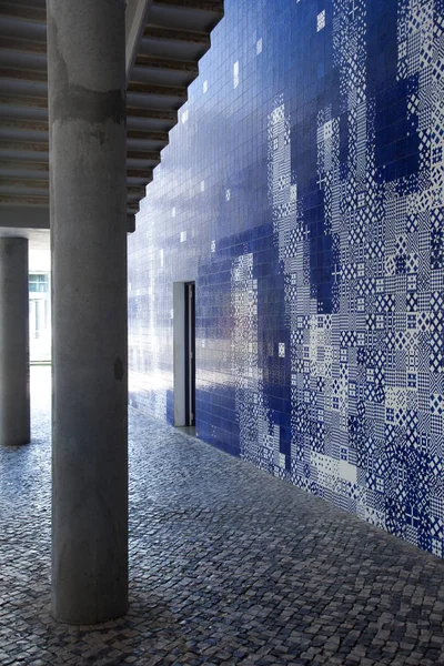 Las Paredes Del Oceanario Lisboa Están Decoradas Azulejos Azules Esmaltados — Foto de Stock