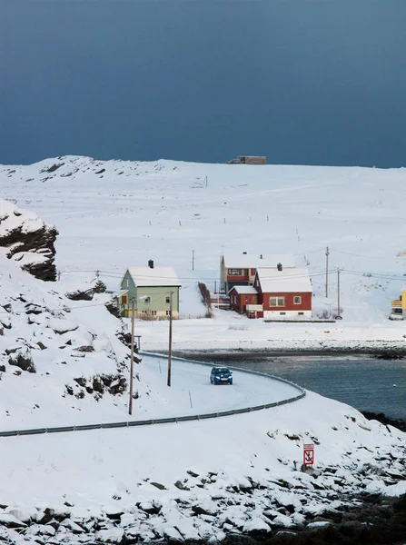 Pequeñas Casas Hovoysund Las Entregas Suministros Transporte Desde Grandes Cruceros — Foto de Stock