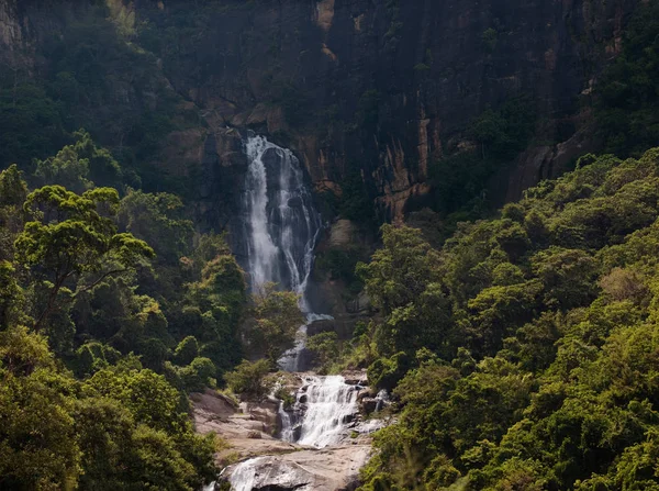 スリランカのラバナ エラ滝 — ストック写真