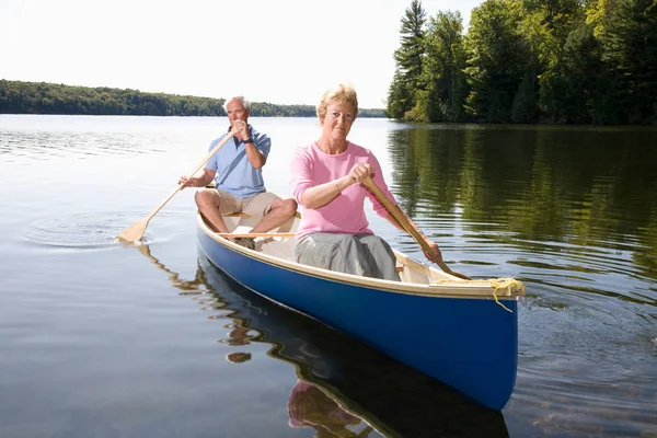 Senior Couple Canoe — Stock Photo, Image