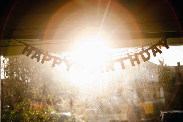 Bannière Anniversaire Accrochée Fenêtre — Photo