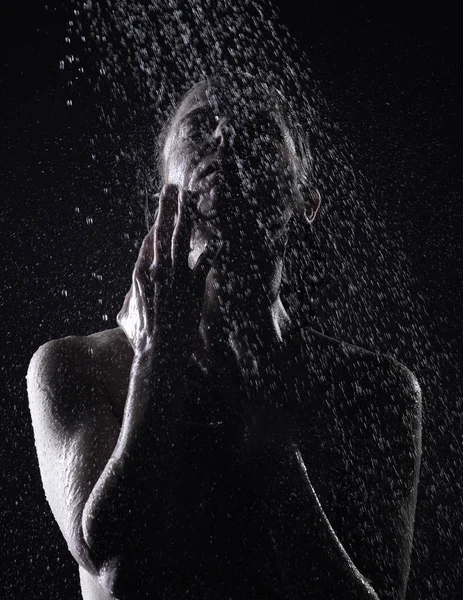 Low Key Front View Mature Woman Showering — Stock Photo, Image