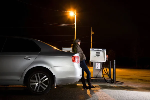 Woman Refueling Car Night — Stock Photo, Image