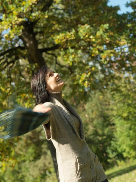 Woman Enjoying Autumn Walk — Stock Photo, Image