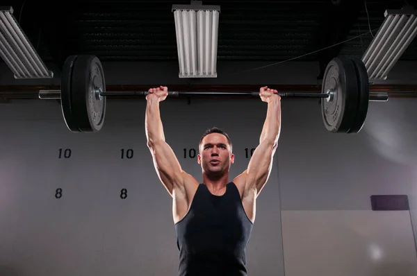 Uomo Sollevamento Pesi Palestra — Foto Stock