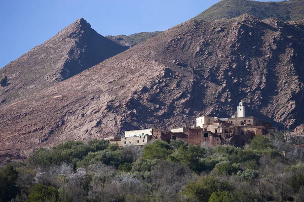 Vista Del Pueblo Mezquita Montañas Del Atlas Marruecos — Foto de Stock