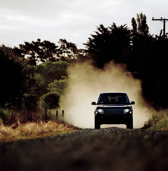 4X4 Car Driving Dusty Dirt Track Countryside New Zealand — Stock Photo, Image