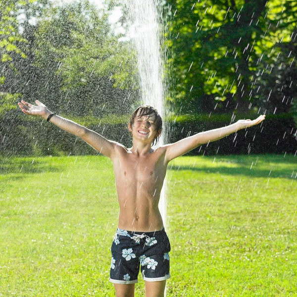 Бледный финли. Boys under. Under armour outfit. Мальчики в душевой bl-lit. Bl lit австралийское отрочество.