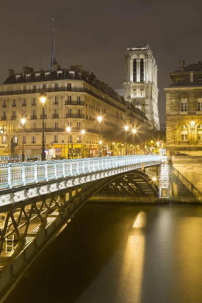 巴黎Pont Arcole和Notre Dame大教堂的夜景 — 图库照片