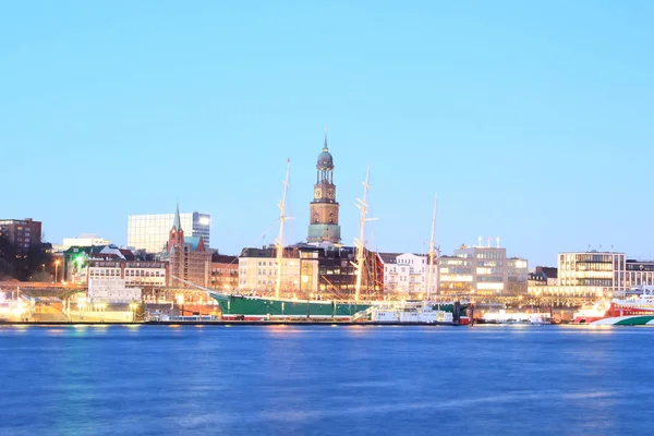 Voilier Sur Front Mer Elbe Crépuscule Hambourg Allemagne — Photo