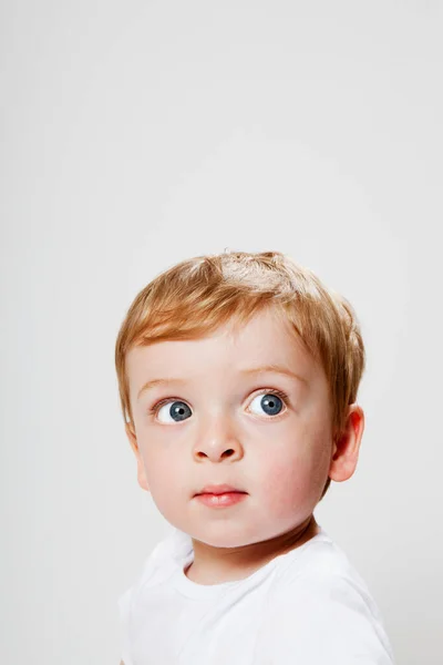 Baby Boy Looking Away — Stock Photo, Image