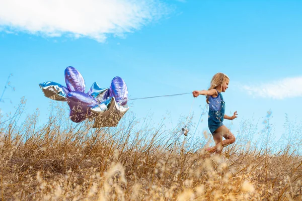 Girls Playing Balloon Diablo State Park California Usa — Stock Photo, Image