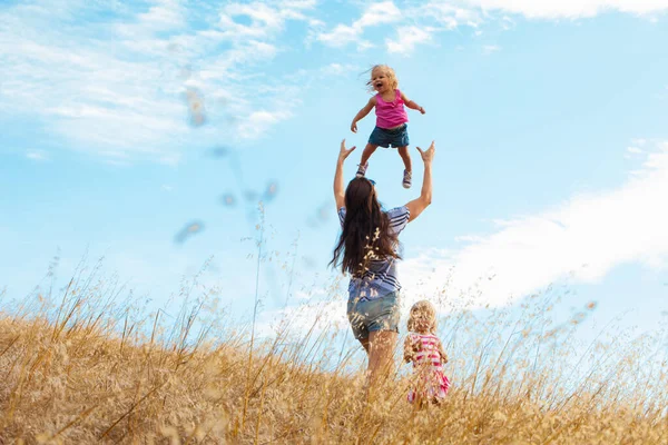 Μητέρα Και Κόρες Διασκεδάζουν Diablo State Park Καλιφόρνια Usa — Φωτογραφία Αρχείου