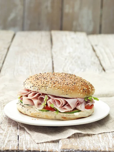 Wafer Thin Honey Roast Ham Sandwich Seeded Bun Plate — 스톡 사진