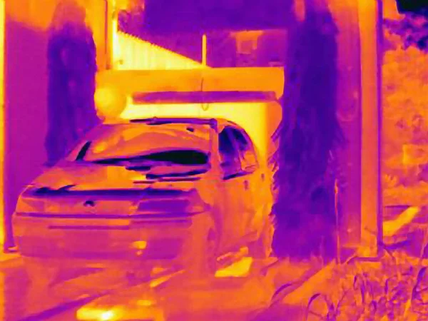 Θερμική Εικόνα Του Αυτοκινήτου Στο Πλυντήριο Αυτοκινήτων — Φωτογραφία Αρχείου