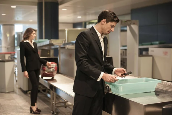 Male Passenger Personal Belongings Airport Security — Stock Photo, Image