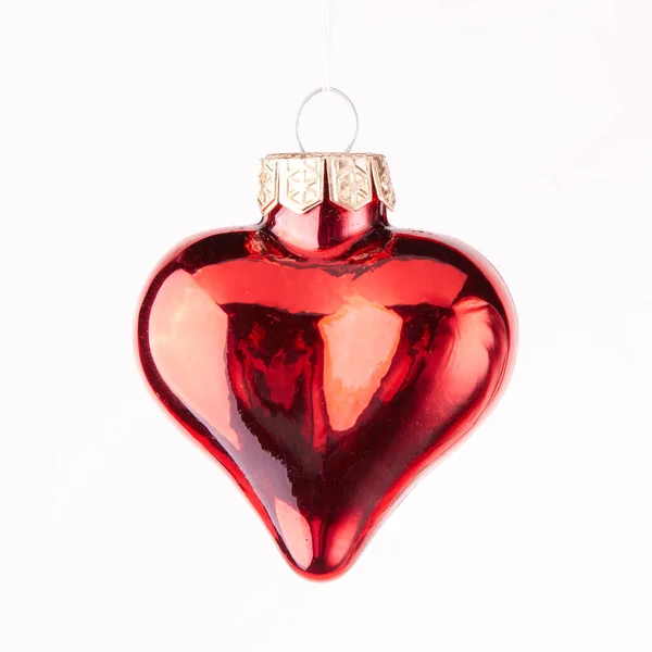 Szklane Zabawki Czerwone Serce Dekoracji Choinki Jodły Nowego Roku Białym — Zdjęcie stockowe
