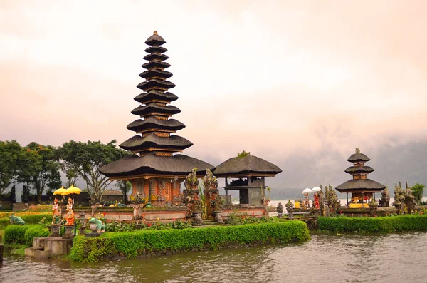 Pura Ulun Danu Bratan Индуистский Храм Озере Братан Бали Индонезия — стоковое фото