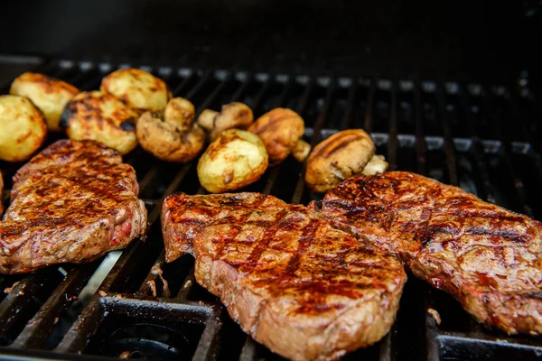 Delicioso Bife Galo Grelhado Churrasco — Fotografia de Stock