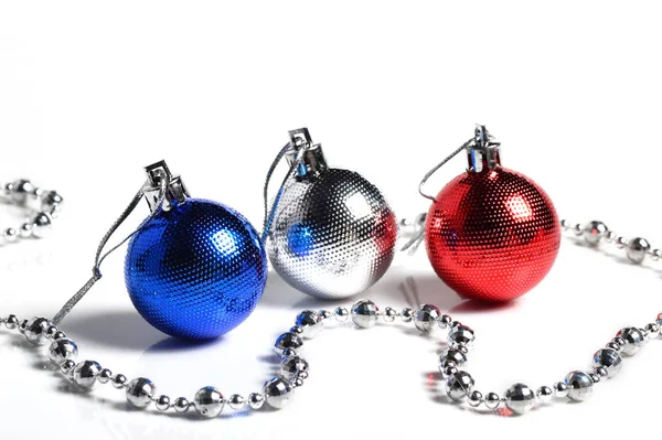 Bolas Natal Com Ornamentos Fundo Branco — Fotografia de Stock